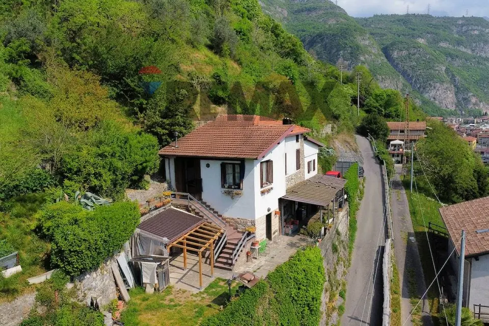 Casa Indipendente in Vendita a Piancogno