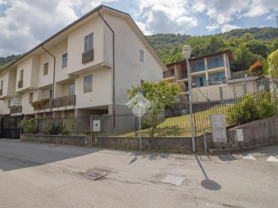 Villa a schiera d'angolo in vendita a Agnosine