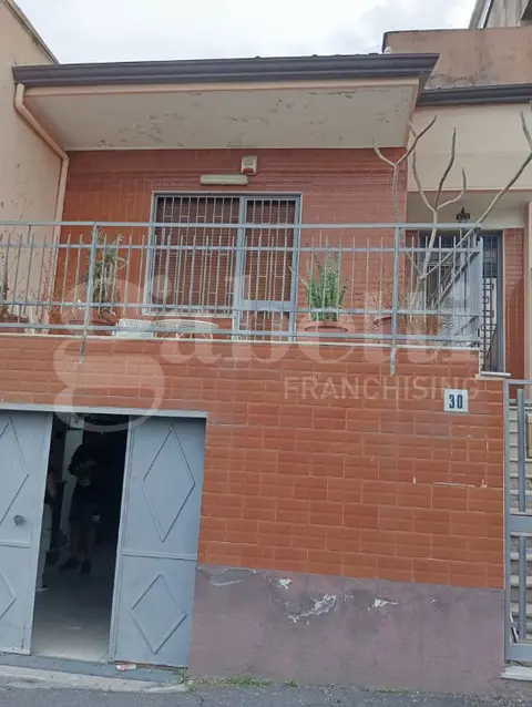 Casa Indipendente in Via Stazzone 30, Aci Castello (CT)
