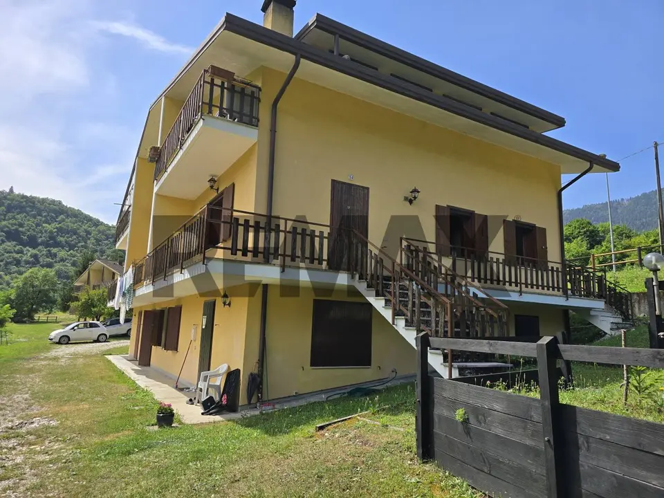 Appartamento in Vendita a Valbrenta