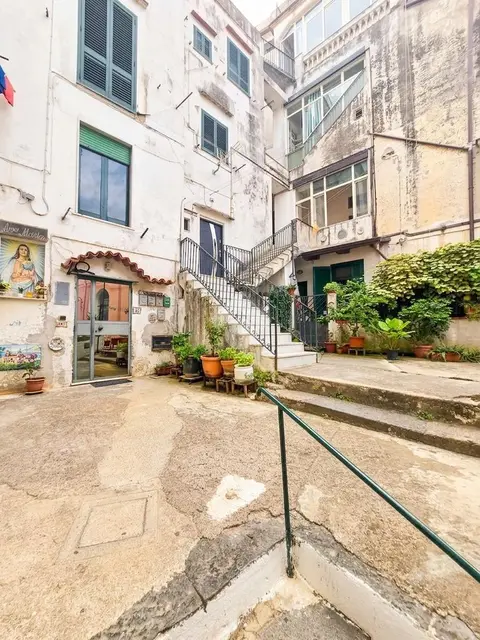 Trilocale in vendita a Vietri Sul Mare