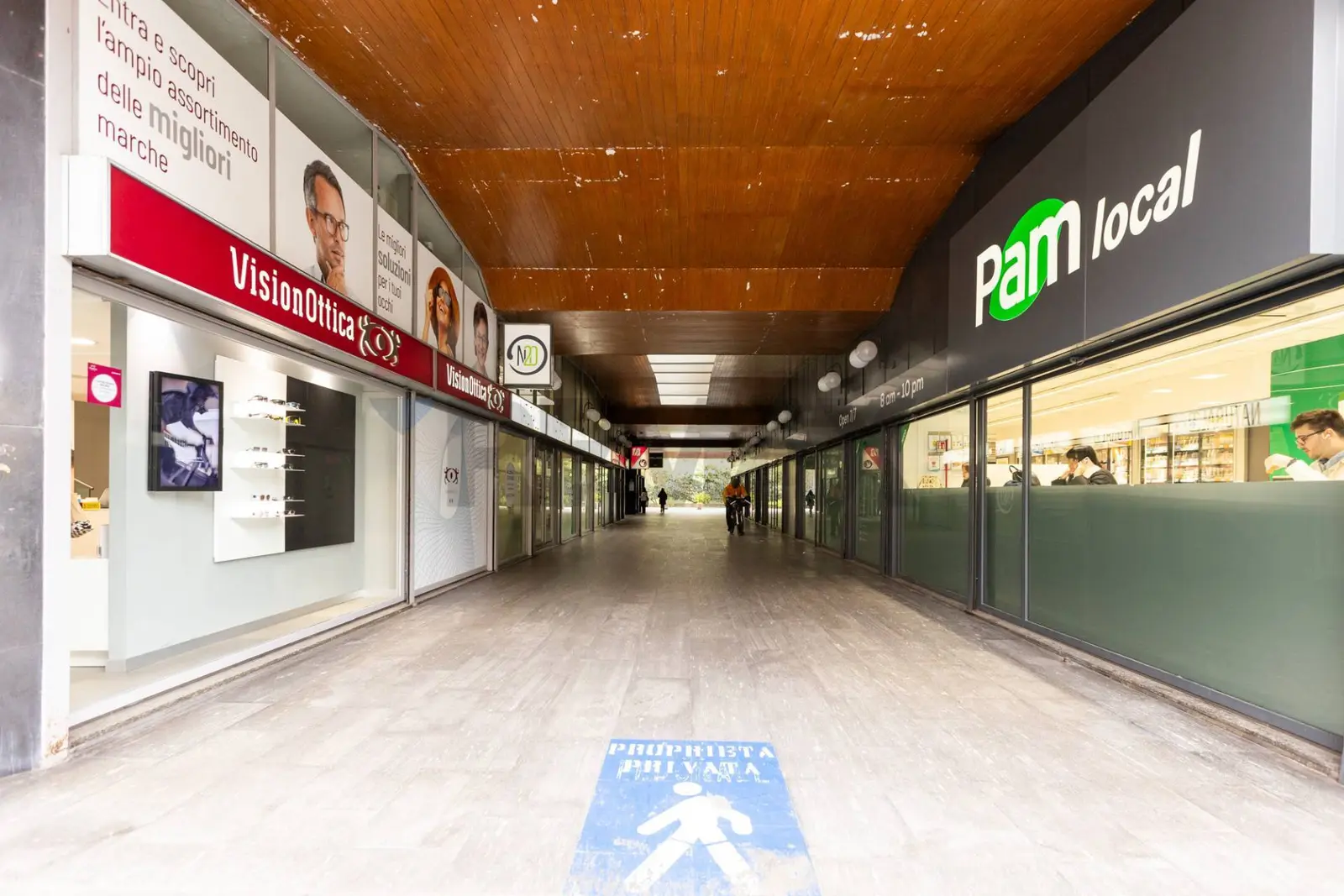 Locale Commerciale in Affitto a Milano