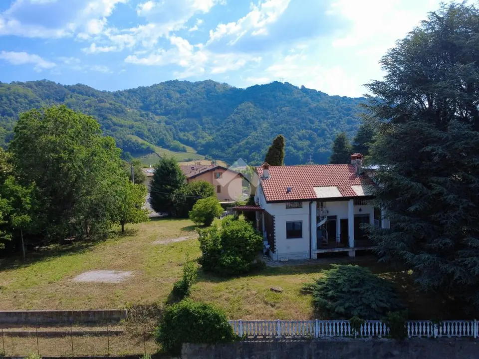 Bifamiliare in vendita a Villa D'Adda
