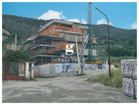 Appartamento in Via Monticelli , Salerno (SA)