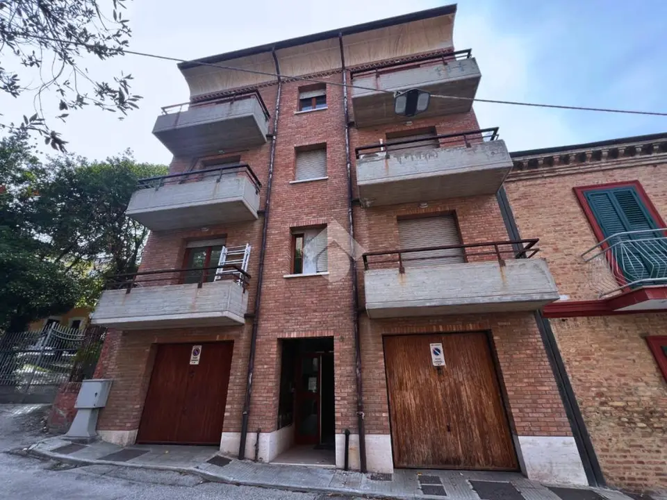 Trilocale in vendita a Falconara Marittima
