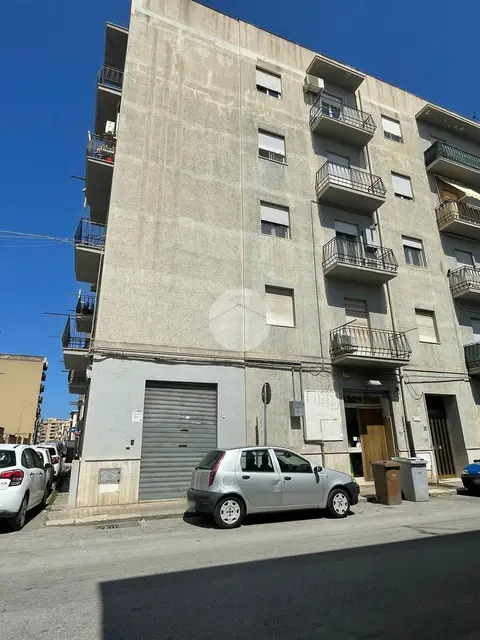 Box / posti auto in affitto a Trapani