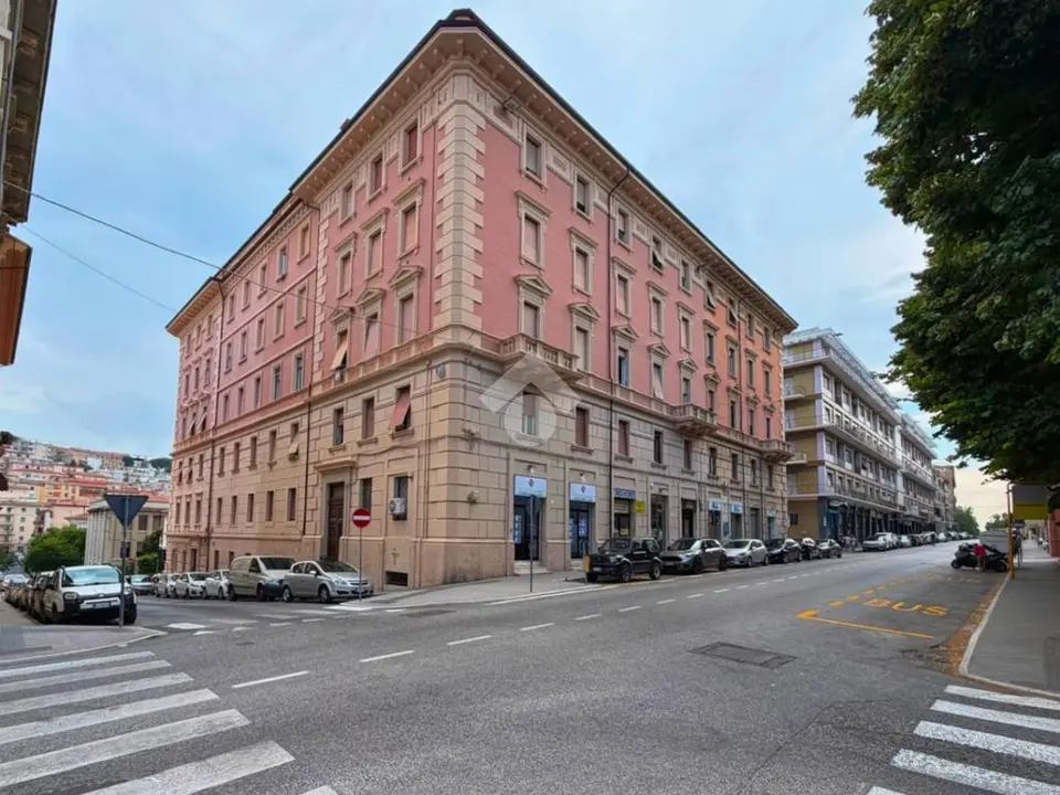 Quadrilocale in vendita a Ancona