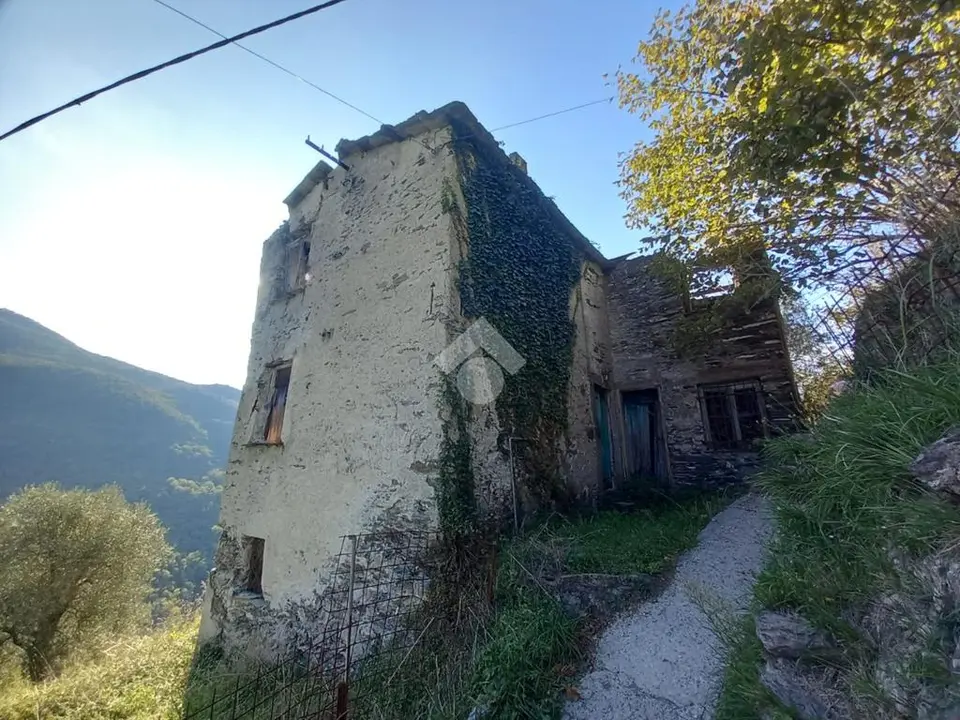 Rustico in vendita a Mezzanego