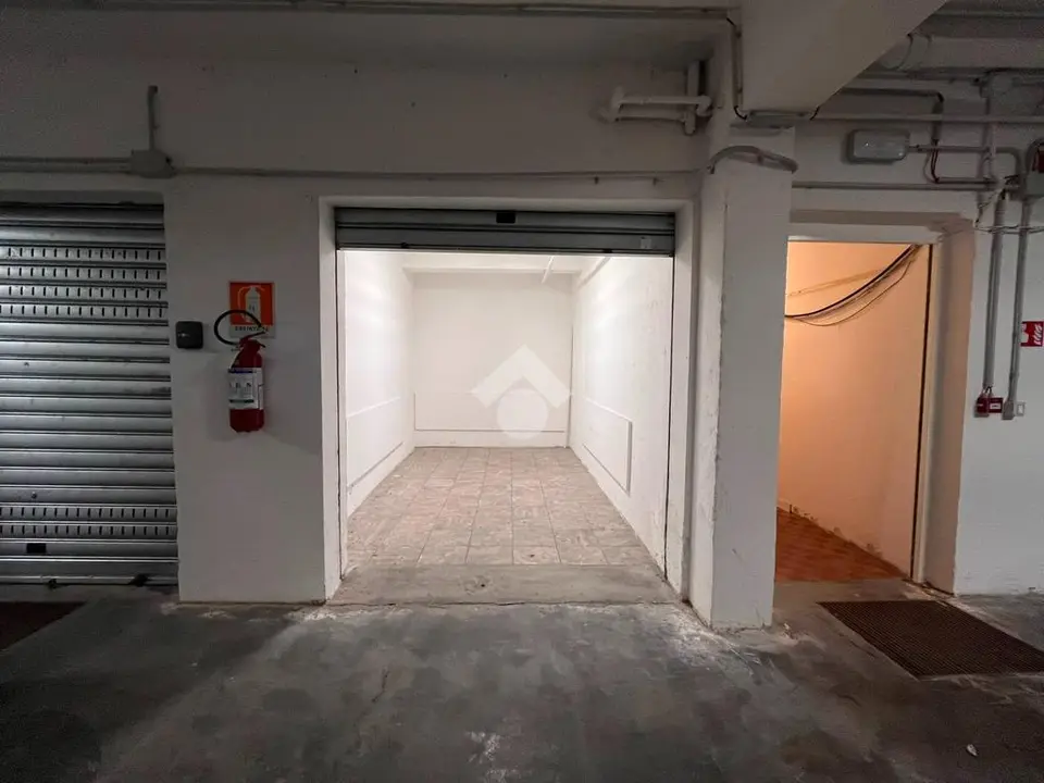 Box / posti auto in vendita a Brescia