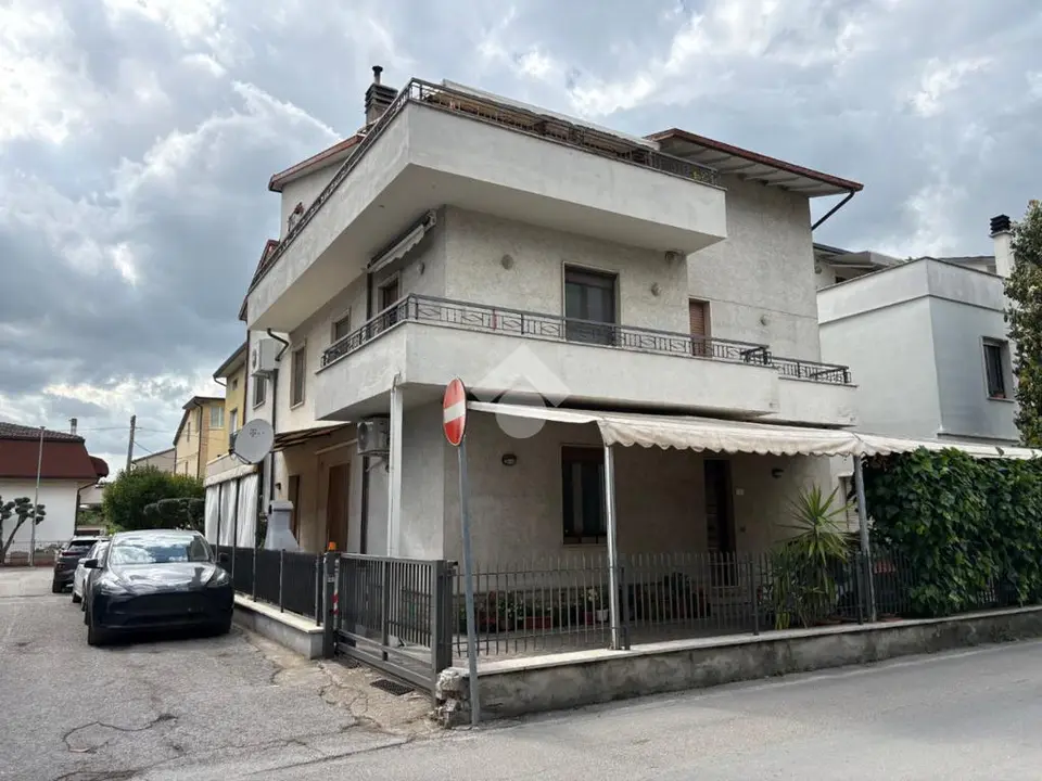 Quadrilocale in vendita a Bastia Umbra