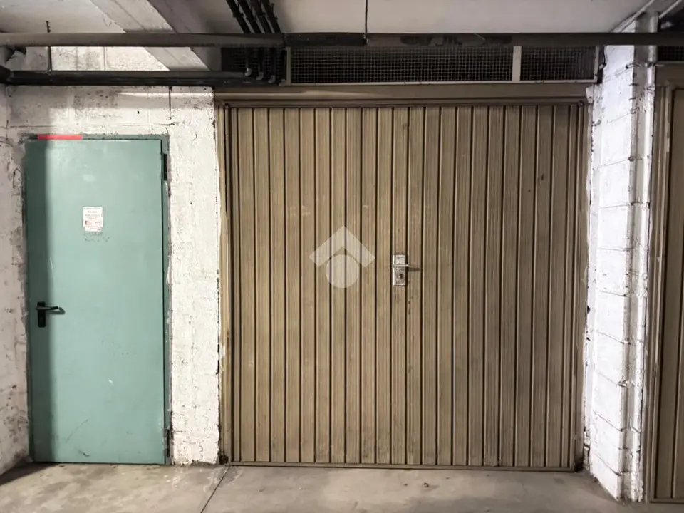 Box / posti auto in vendita a Genzano Di Roma