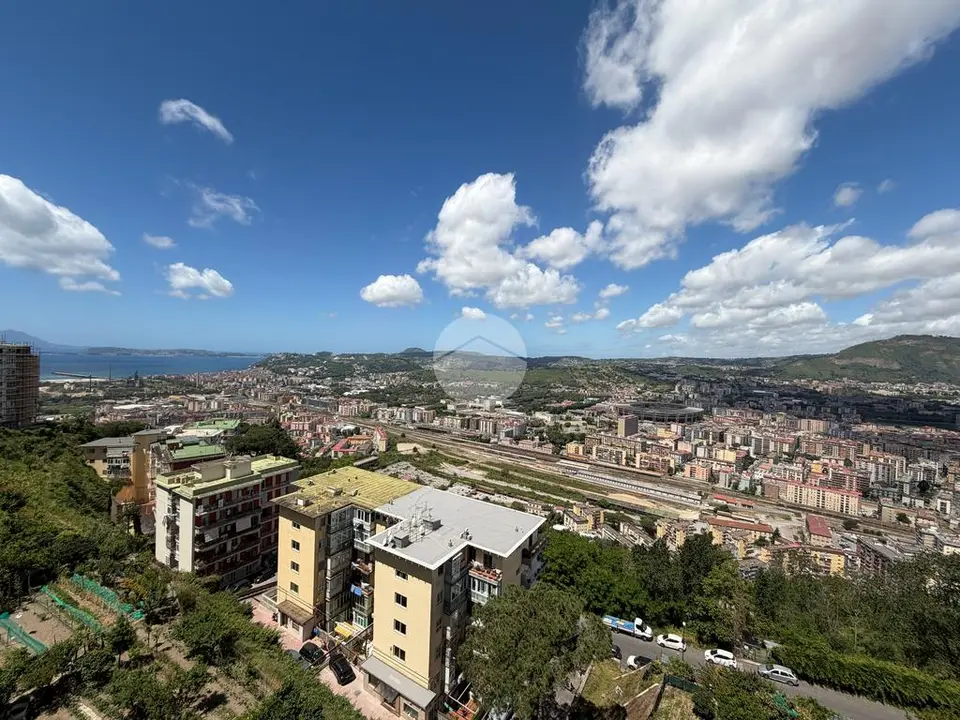 Trilocale in affitto a Napoli