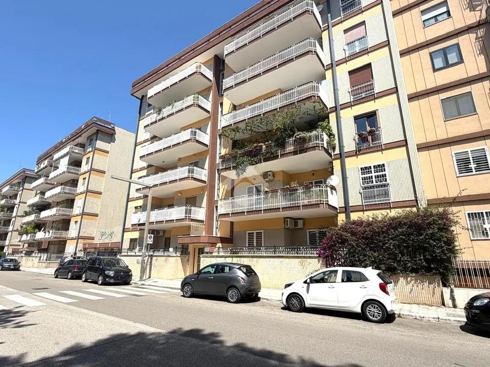6 locali in vendita a Bari