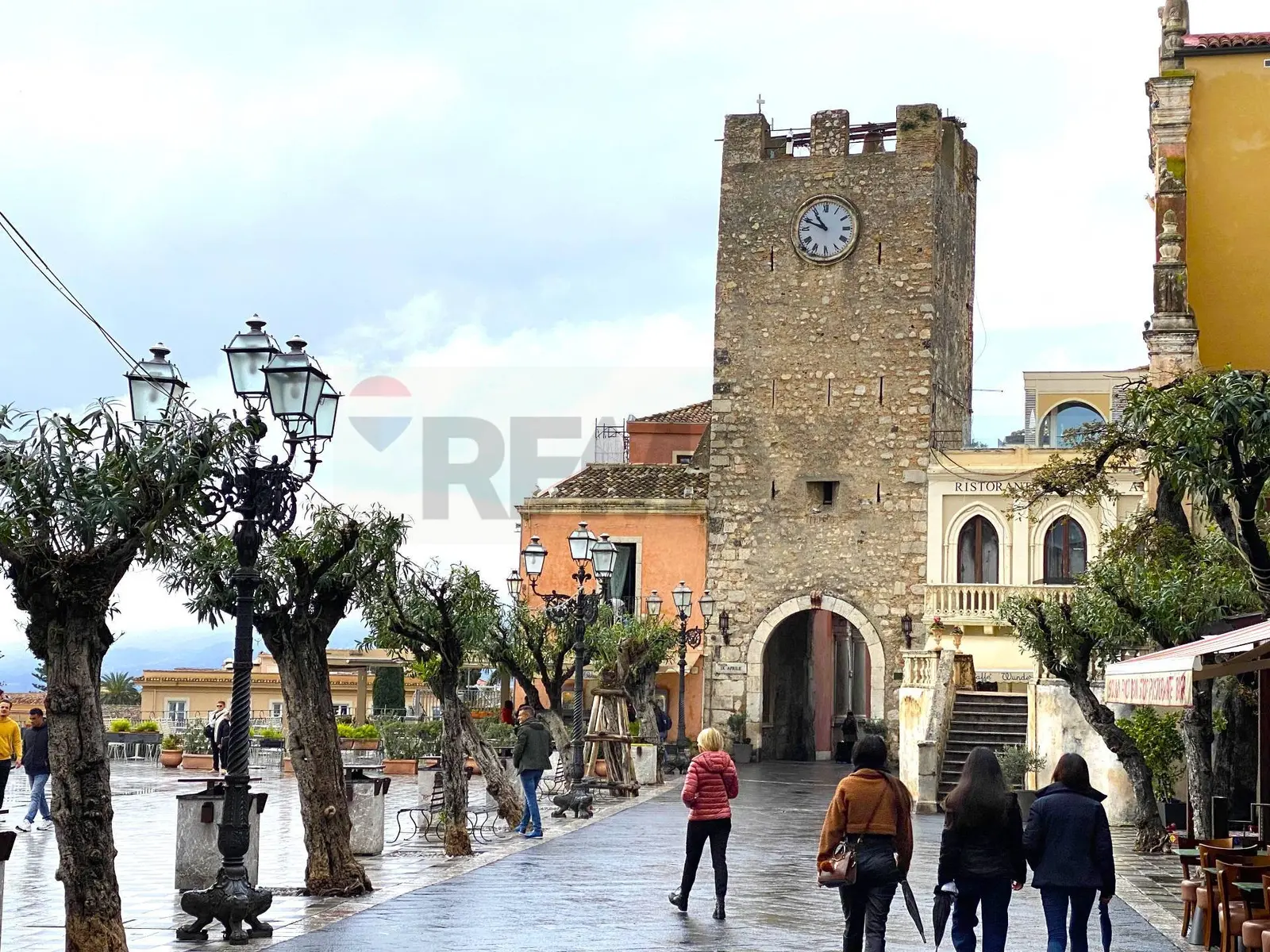Appartamento in Affitto a Taormina