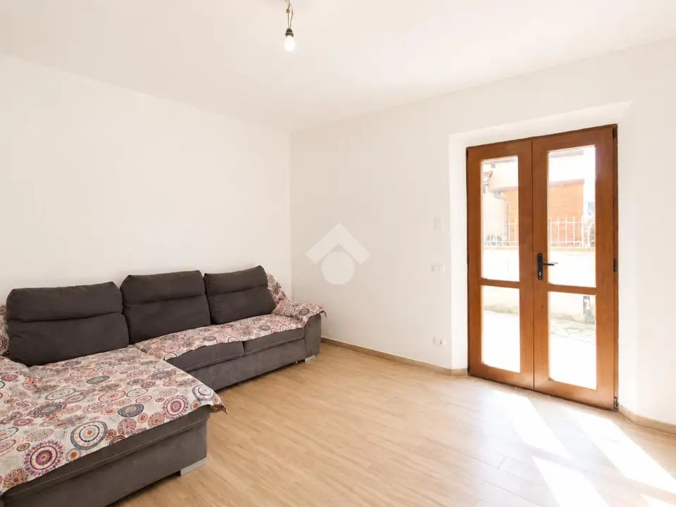 Casa di corte in vendita a Cascina