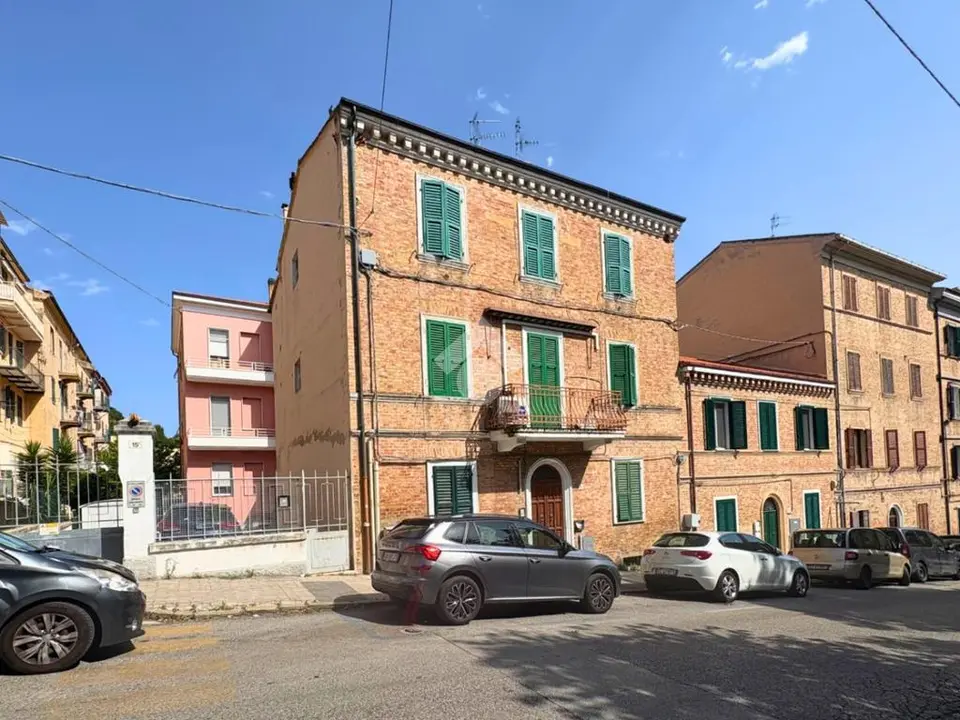 Quadrilocale in vendita a Ancona