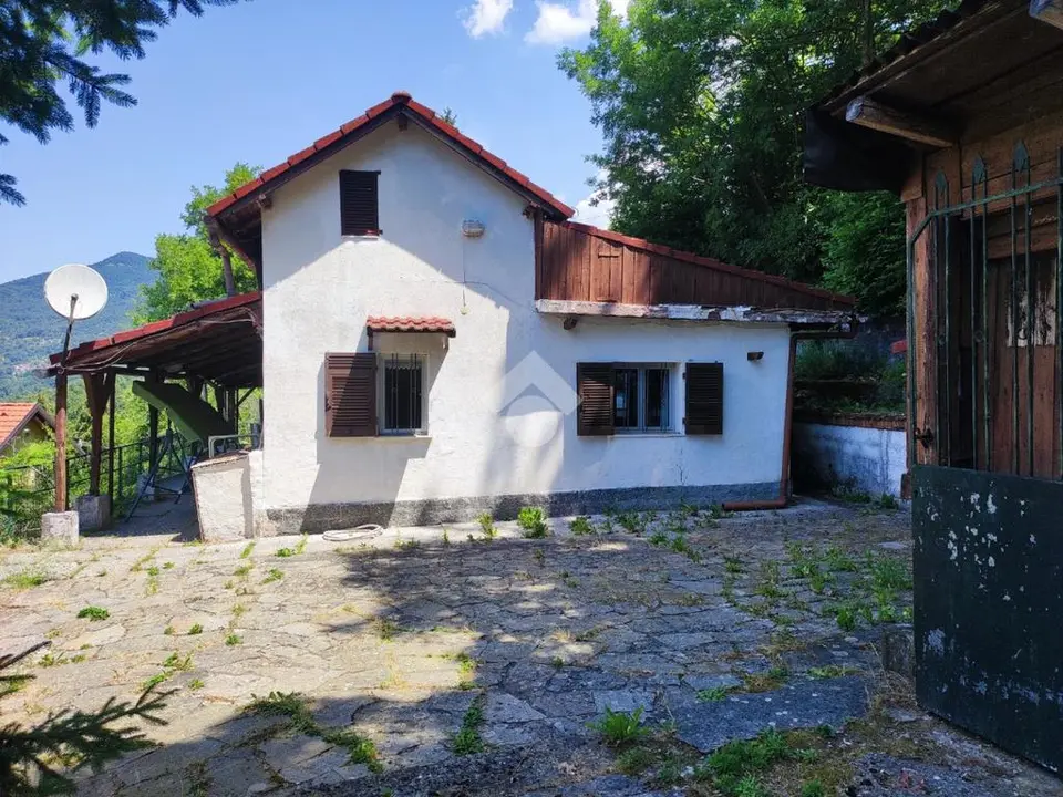 Casa indipendente in vendita a Valbrevenna