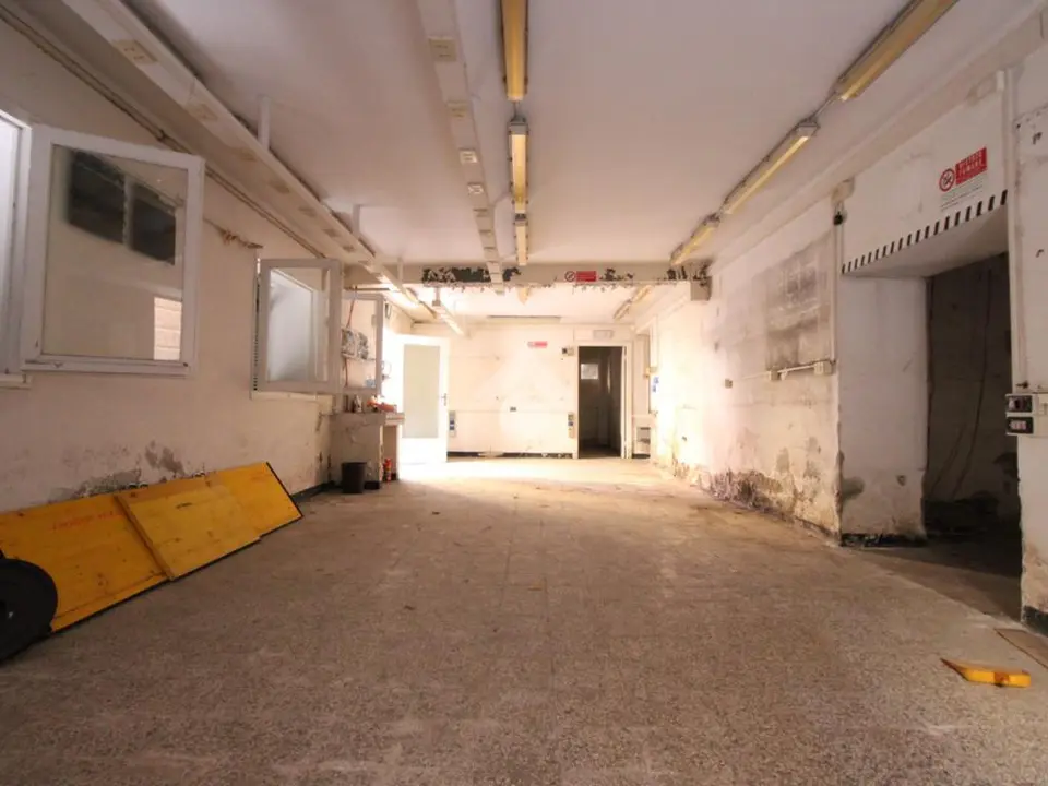 Box / posti auto in vendita a Chiavari
