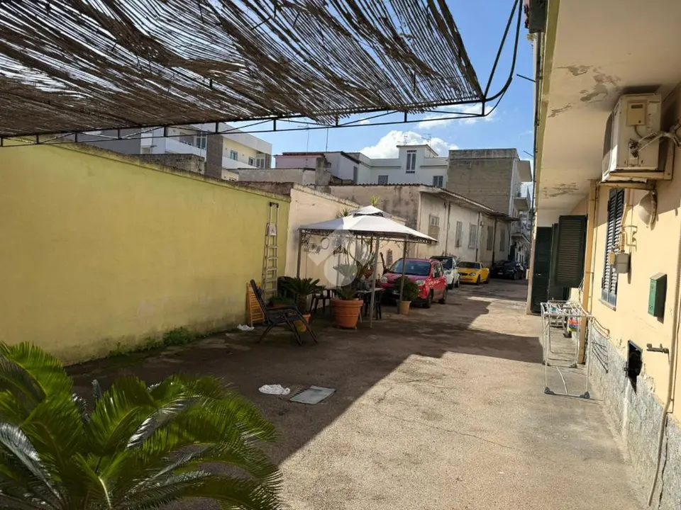 Palazzina in vendita a Grumo Nevano