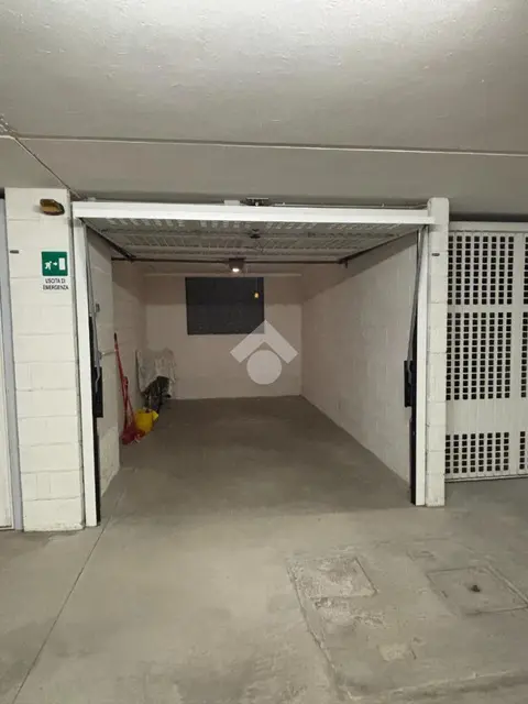 Box / posti auto in affitto a Rimini