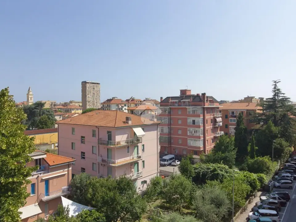5 locali in vendita a Lavagna