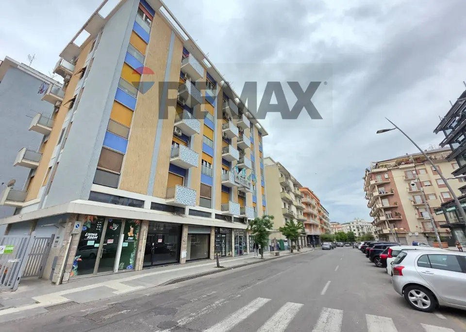Locale Commerciale in Vendita a Cosenza