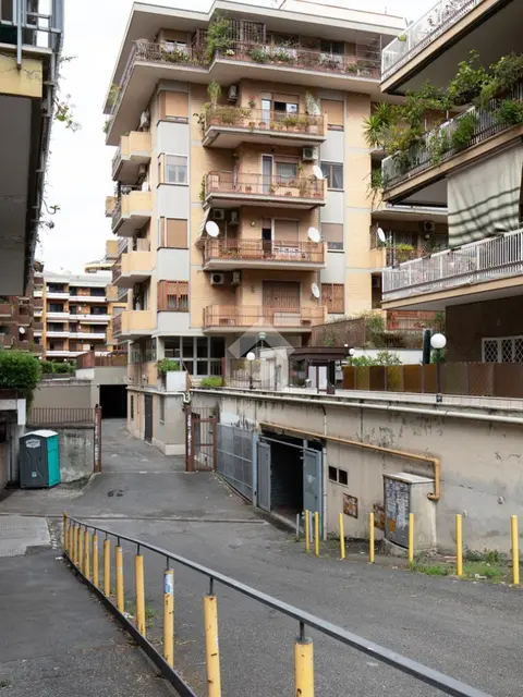 Quadrilocale in vendita a Roma