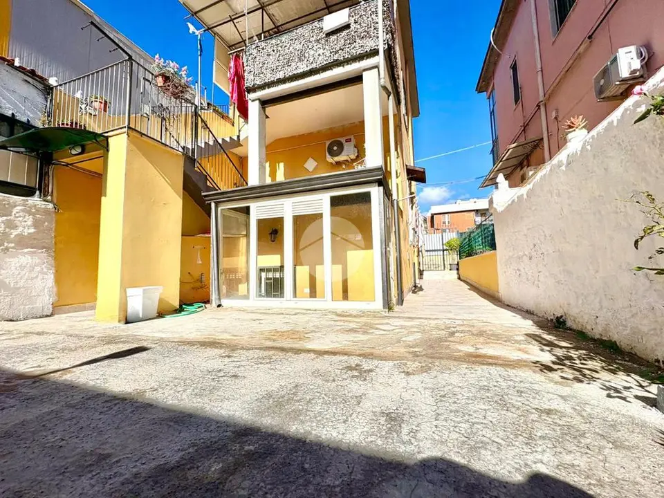 Palazzina in vendita a Napoli