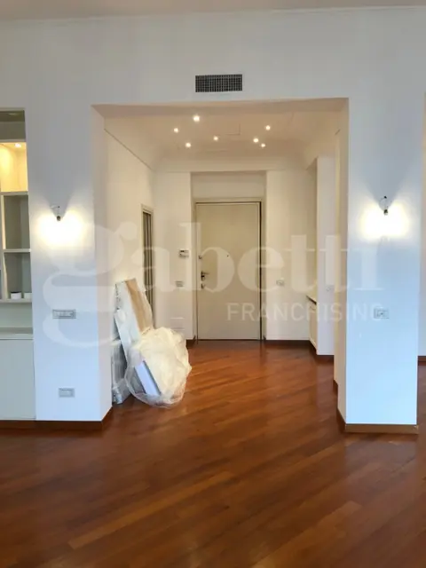 Appartamento in Viale Majno , Milano (MI)