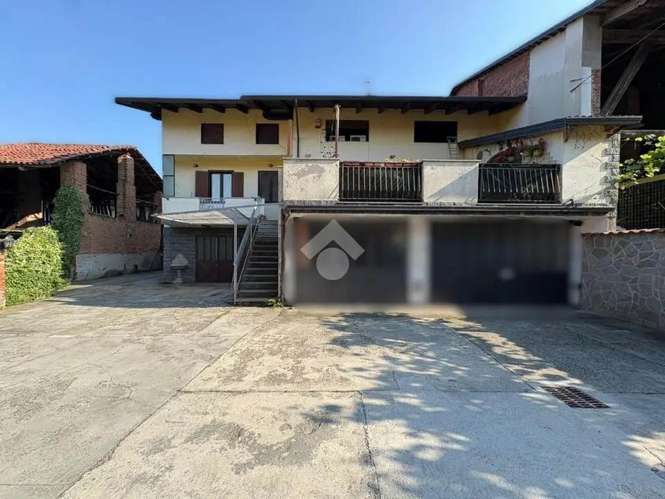 Casa semindipendente in vendita a Strambino