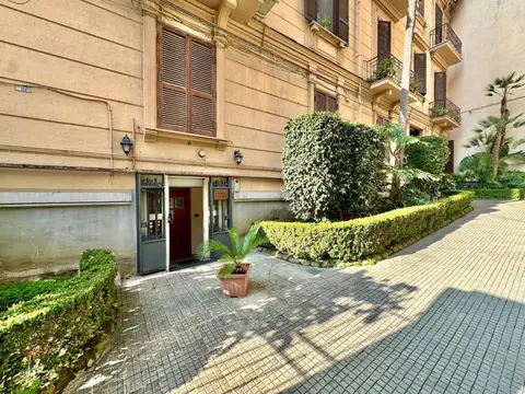 Ufficio in VICO DELLE FIORENTINE A CHIAIA 9, Napoli (NA)