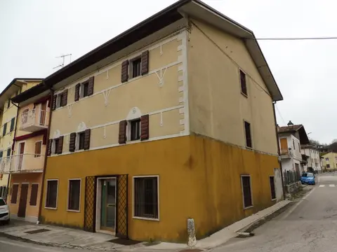 Casa Indipendente in Via Santa Caterina 12, Lusiana Conco (VI)