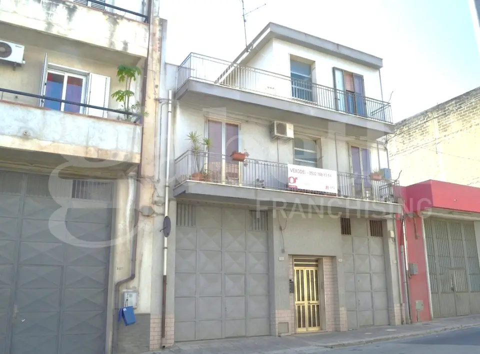 Casa Indipendente in Corso Vittorio Emanuele  443, Comiso (RG)