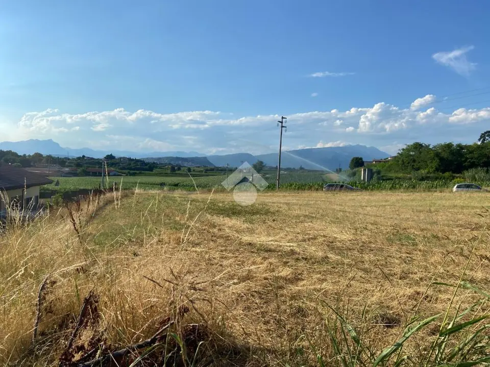 Ter. residenziale in vendita a Pastrengo