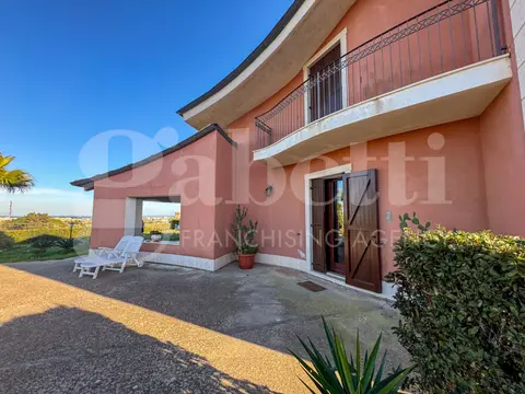 Villa in Viale Sebastiano Fortuna ., Pachino (SR)