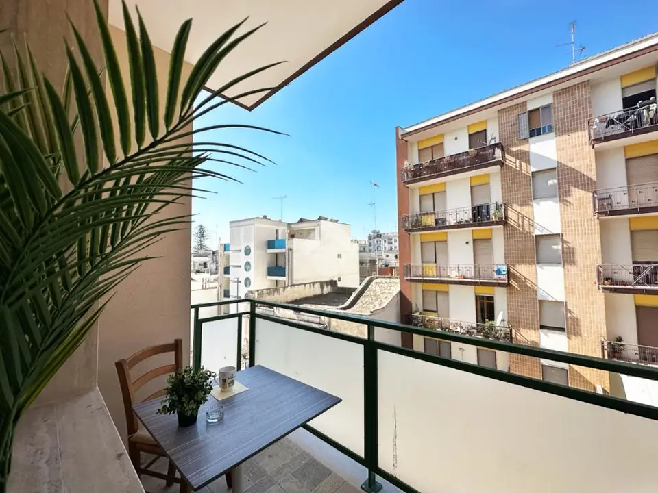 5 locali in vendita a Lecce