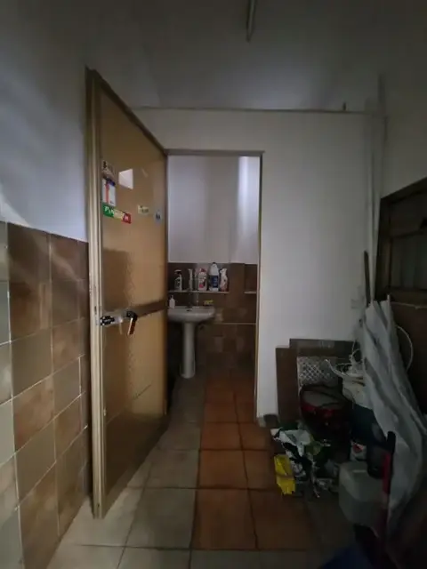 Negozio in Via Imperatore Augusto 18, Brindisi (BR)