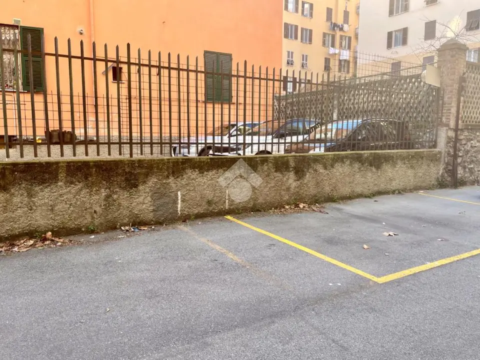 Posto auto in vendita a Genova