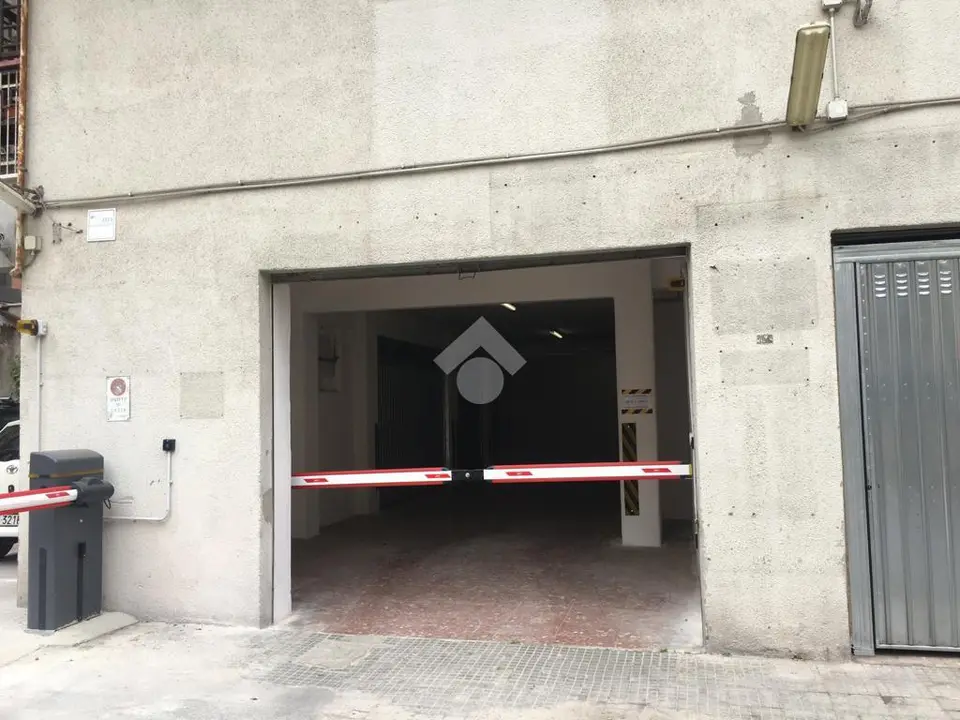 Box / posti auto in affitto a Roma
