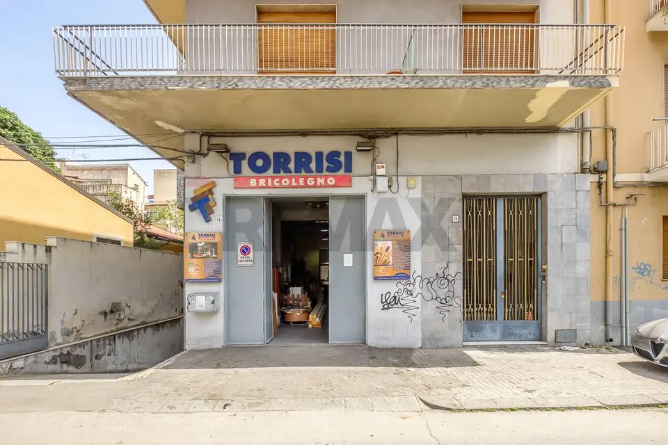 Locale Commerciale in Affitto a Catania