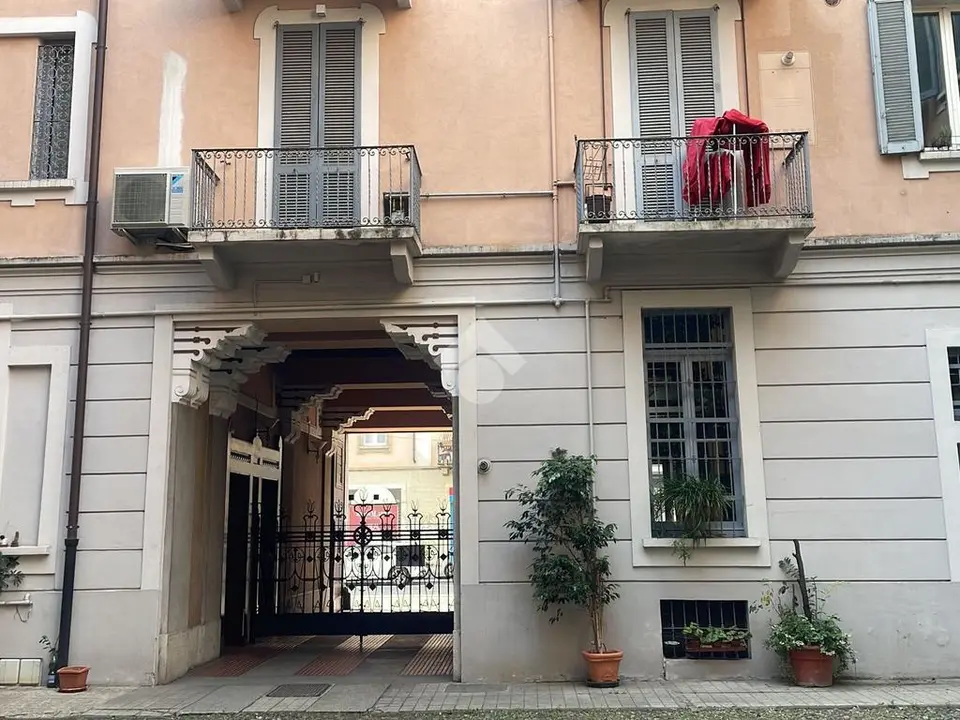 Quadrilocale in affitto a Milano