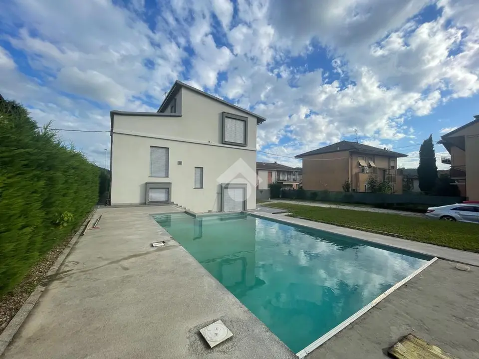 Villa singola in vendita a Sorisole