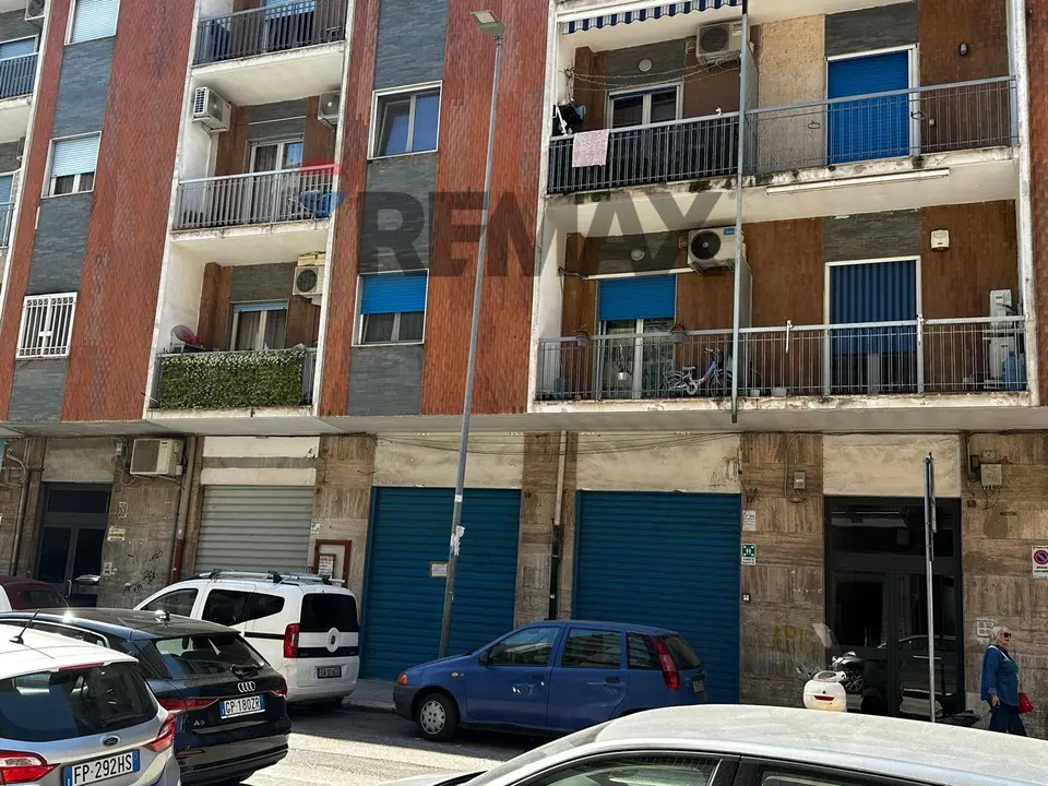 Locale Commerciale in Affitto a Bari