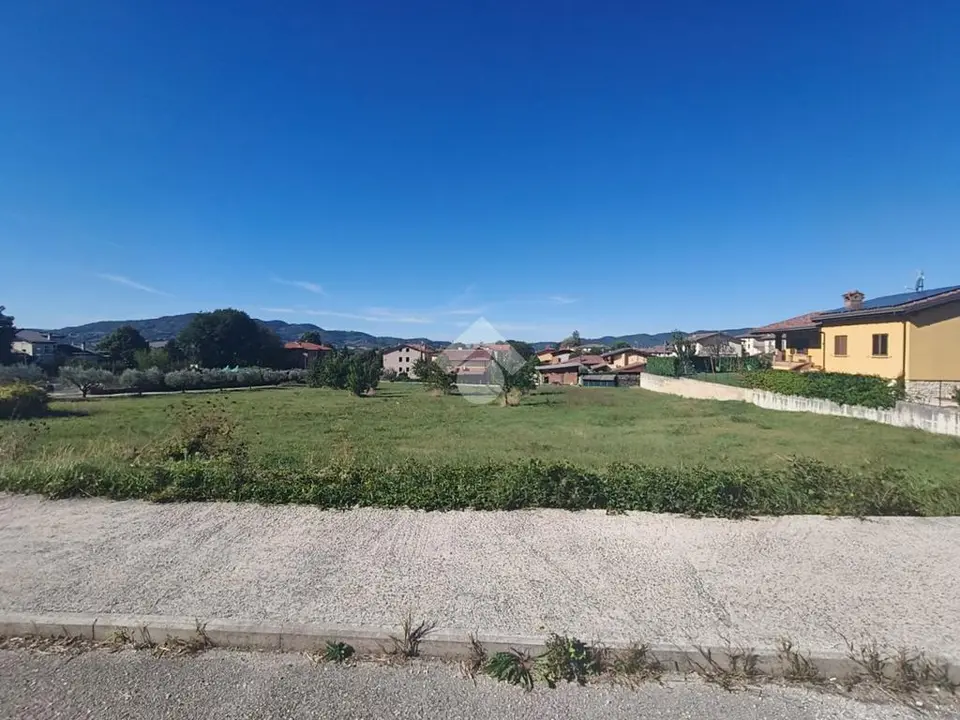 Ter. residenziale in vendita a Fossato Di Vico