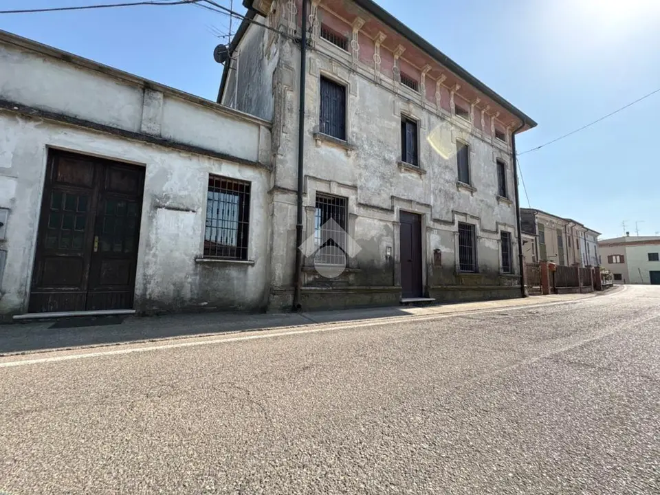 Multilocale in vendita a Sorgà
