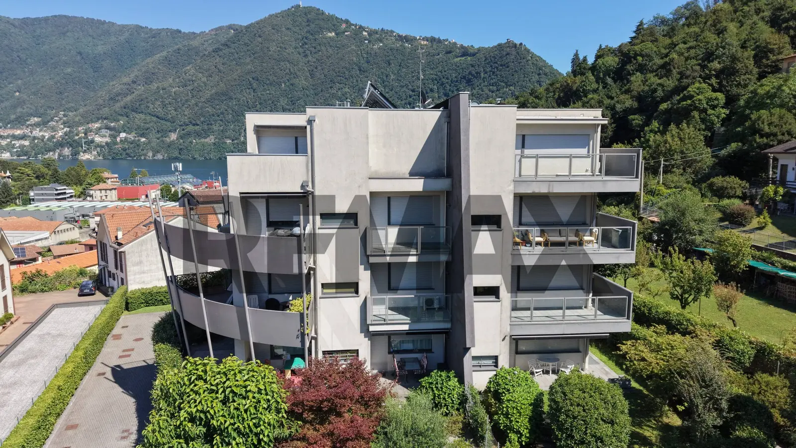 Appartamento in Vendita a Como