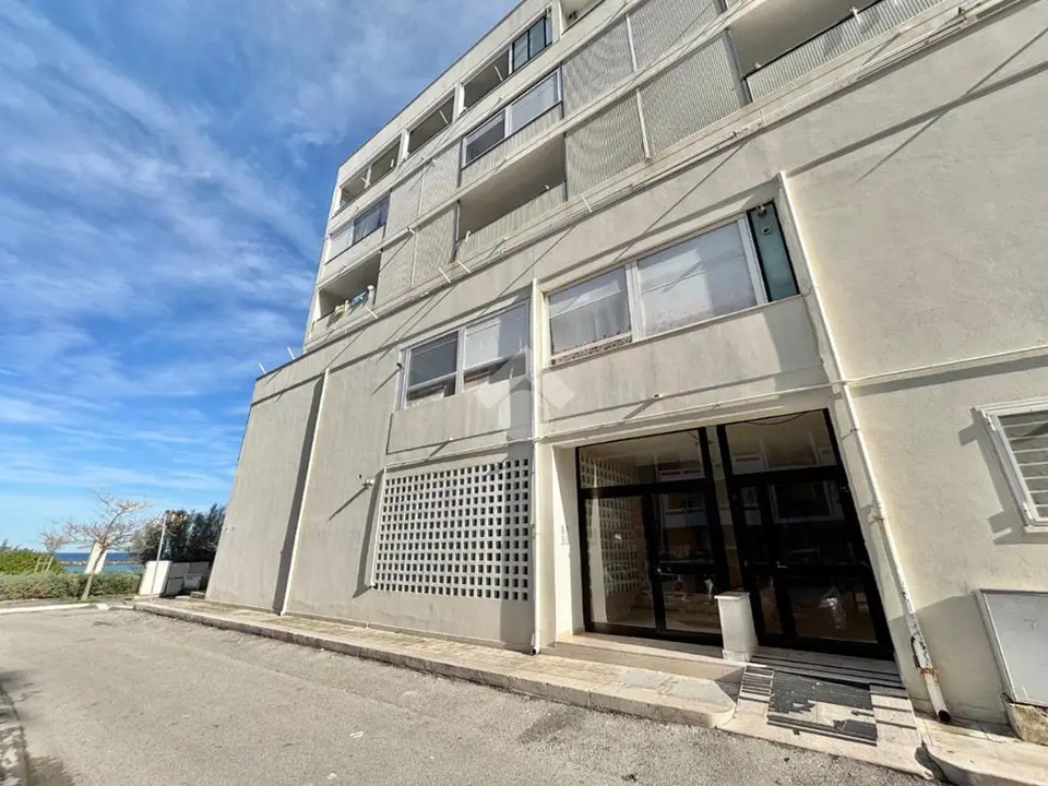 5 locali in vendita a Bari