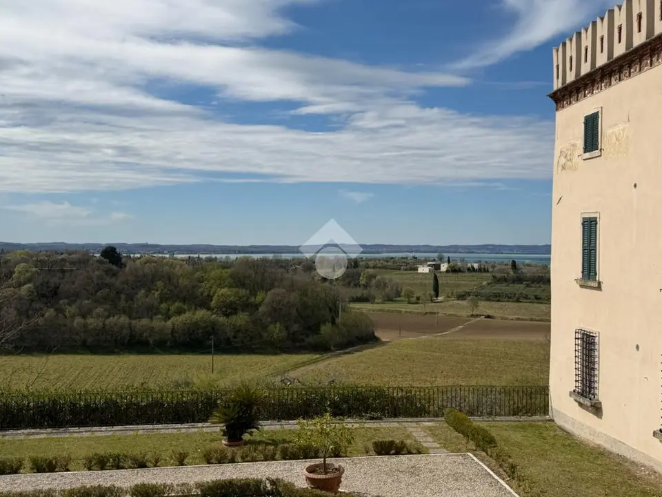 Bilocale in vendita a Lazise