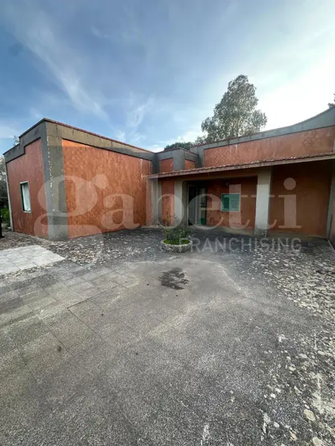 Villa in C.da Fiorentino sn, Ostuni (BR)