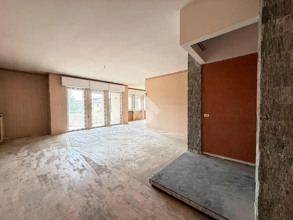 5 locali in vendita a Desenzano Del Garda - Capolaterra